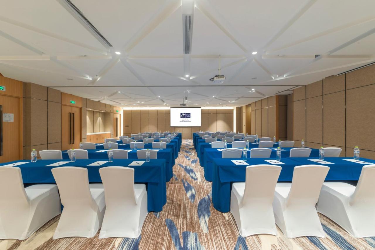 Holiday Inn Express Qingdao Chengyang Central By Ihg Eksteriør billede