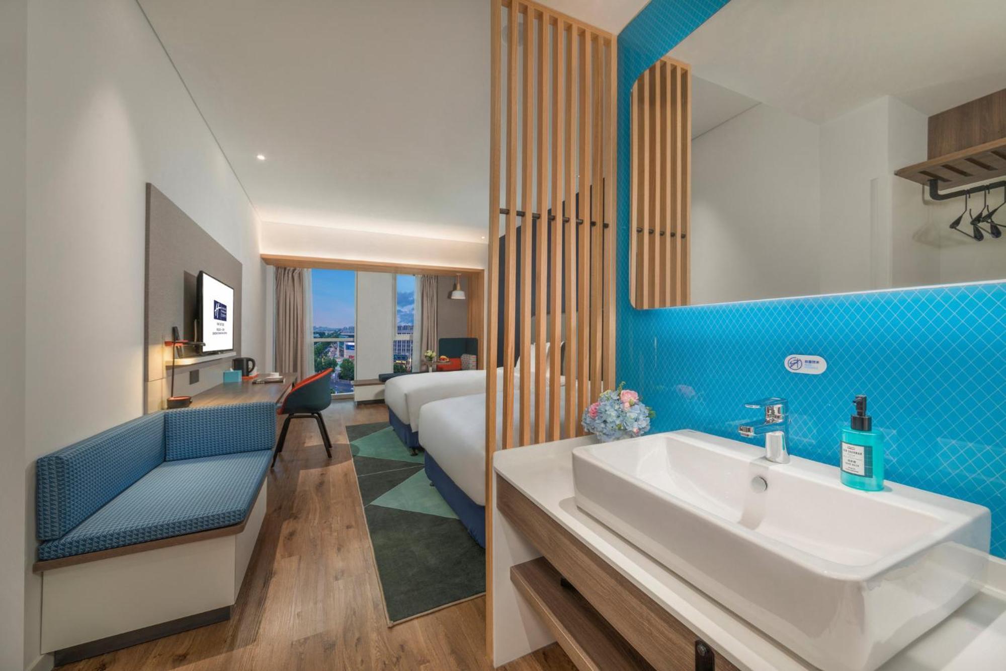 Holiday Inn Express Qingdao Chengyang Central By Ihg Eksteriør billede